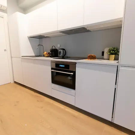 Appartamento Ihost Luxury -private Parking- Plana 4 *